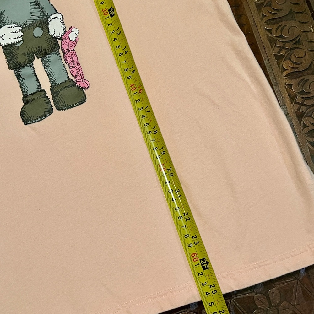 KAWS x Uniqlo Companion Tee Pink Shirt US Size Large Elephant - Picture 8 of 9